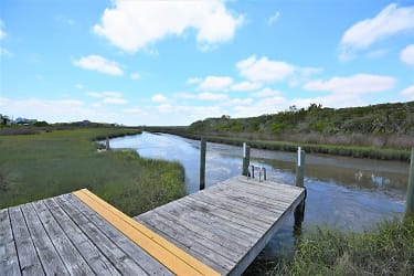 809 S Topsail Dr - Surf City, NC