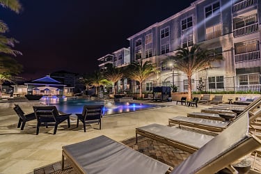 Thrive Luxury Apartments - Davenport, FL