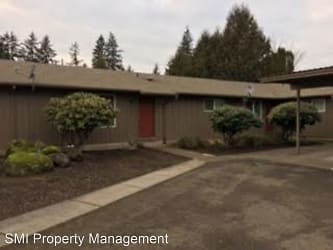 848 N Pine St - Canby, OR