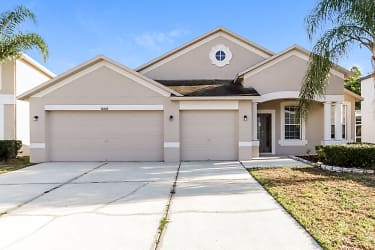 10445 Meadow Spring Dr - Tampa, FL