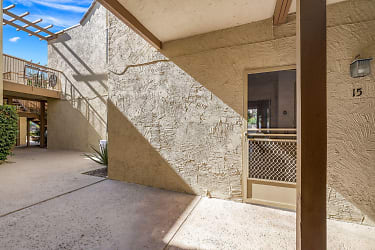 46750 Mountain Cove Dr - Indian Wells, CA