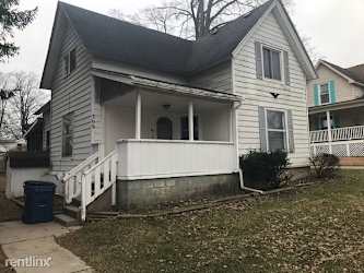 309 W Main St - Middleville, MI
