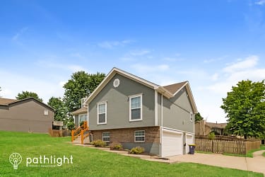 4404 Ne 103Rd Ct - Kansas City, MO