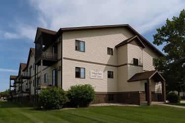 Village Park Apartments - Fargo, ND