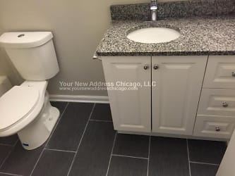 5240 N Reserve Ave - Chicago, IL