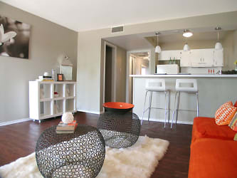 Ventura Flats - JH Apartments - Lubbock, TX