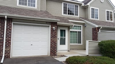 8779 Branson Dr - Inver Grove Heights, MN