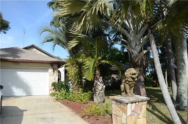 472 Citrus Ave - Sebastian, FL