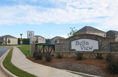 4272 Bella View Dr - Snellville, GA