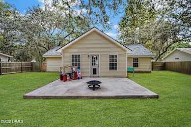 5 Folson Ct - Beaufort, SC