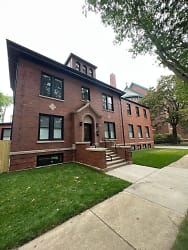 4927 N Claremont Ave - Chicago, IL