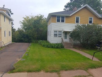616 Spear Ave - Duluth, MN
