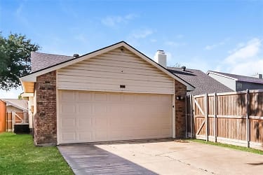 6861 Younger Dr - The Colony, TX