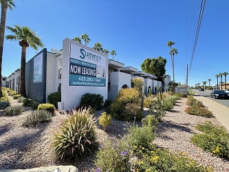 Summit On Thomas Apartments - Phoenix, AZ