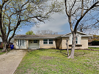 3073 Old North Rd - Farmers Branch, TX