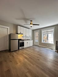 4363 N Kenmore Ave unit 212 - Chicago, IL
