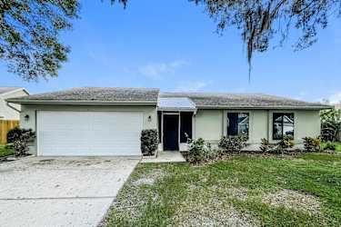 5811 Silver Moon Ave - Tampa, FL