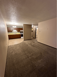 550 8th St E unit 4 - undefined, undefined