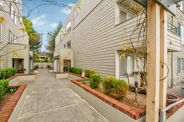 6700 Roosevelt Apartments - Seattle, WA