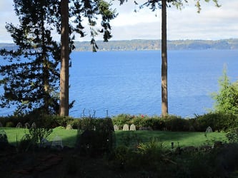 3722 Forest Beach Dr NW - Gig Harbor, WA
