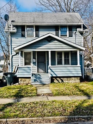 1102 Neptune Ave - Akron, OH