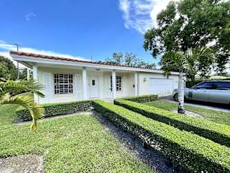 800 Benevento Ave - Coral Gables, FL