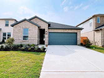 9515 Angelina Water Dr - Cypress, TX