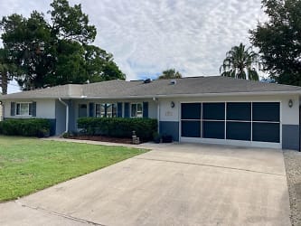 1661 NW 20th Ave - Crystal River, FL