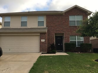 4853 Trail Hollow Dr - Fort Worth, TX
