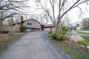 8414 134th St Ct - Apple Valley, MN