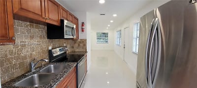 831 NW 14th Way #2 - Fort Lauderdale, FL