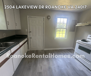 2504 Lakeview Dr NW - Roanoke, VA