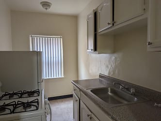 153 N New Hampshire Ave unit 307 - Los Angeles, CA