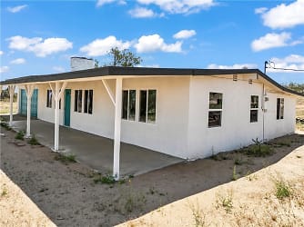 56111 Sun Terrace Dr - Yucca Valley, CA