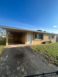 3190 NW 5th Ct #FRONT - Lauderhill, FL