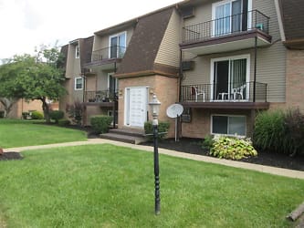 7145 Locust Ave unit 7145-08 - Youngstown, OH