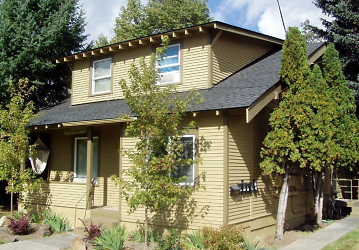 344 NW Delaware Ave - Bend, OR