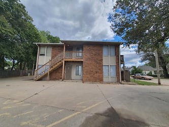 502 W Zimmerly St - Wichita, KS