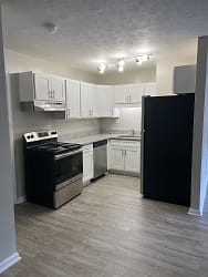 Guest House Apartments - Rome, GA