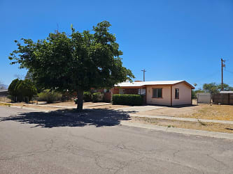 610 E Post Rd - Benson, AZ