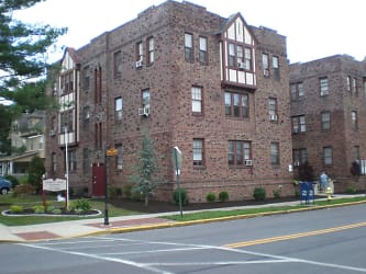 Haddon Court Apartments - Haddon Heights, NJ