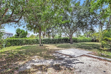 8990 NW 40th St #4 - Coral Springs, FL