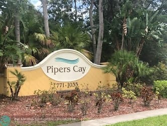 1018 Pipers Cay Dr #111 - West Palm Beach, FL
