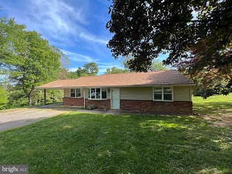 3081 Horseshoe Trail - Chester Springs, PA