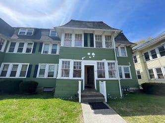 82 Maple Ave - New London, CT