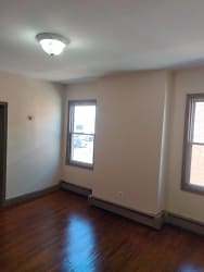 474 Wethersfield Ave unit 1 - Hartford, CT