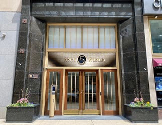 5 N Wabash Ave #1703 - Chicago, IL