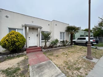 1811 Mission St - Santa Cruz, CA