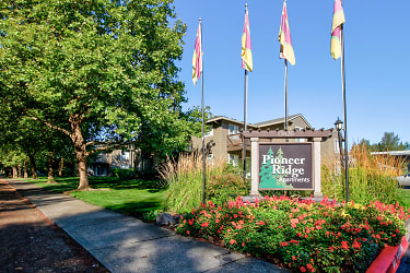 Pioneer Ridge Apartments - Oregon City, OR