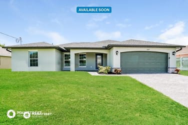 1207 NW 22nd Ave - Cape Coral, FL
